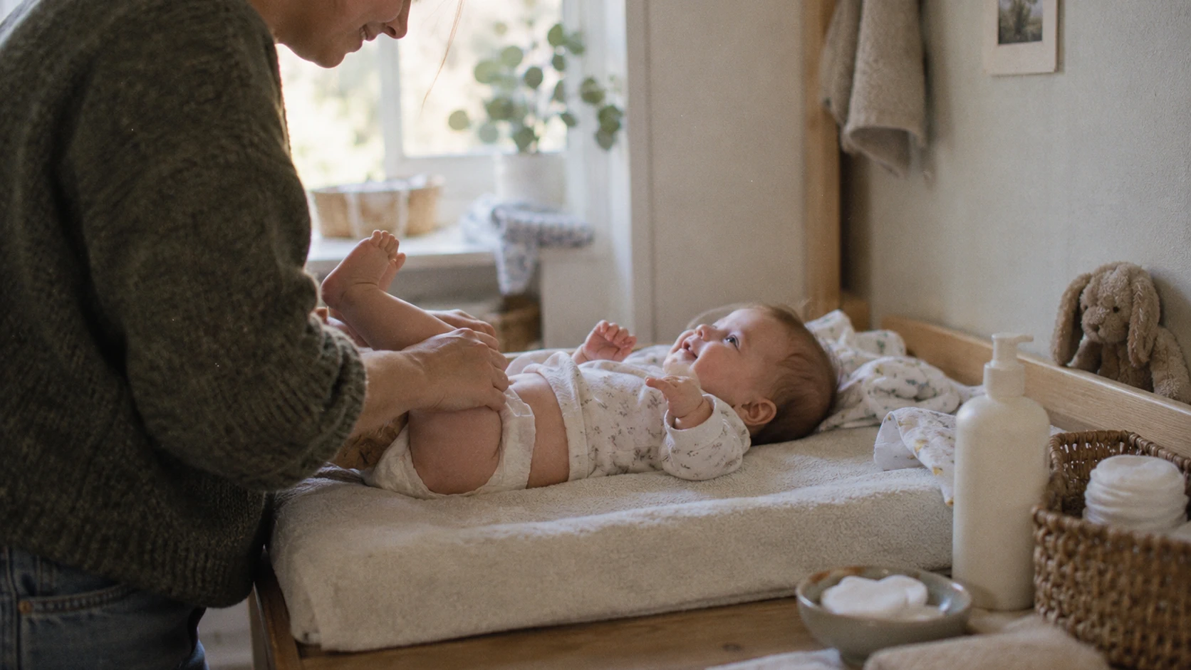 Pourquoi utiliser du liniment et d’autres produits naturels lors du change de bébé ?