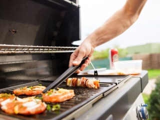 Comment choisir une plancha électrique pour une cuisine polyvalente et conviviale ?