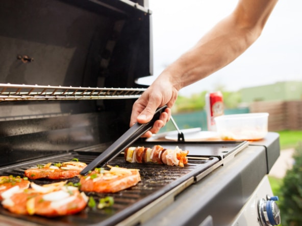 Comment choisir une plancha électrique pour une cuisine polyvalente et conviviale ?